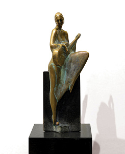 «Дівчина з гітарою», 2004
